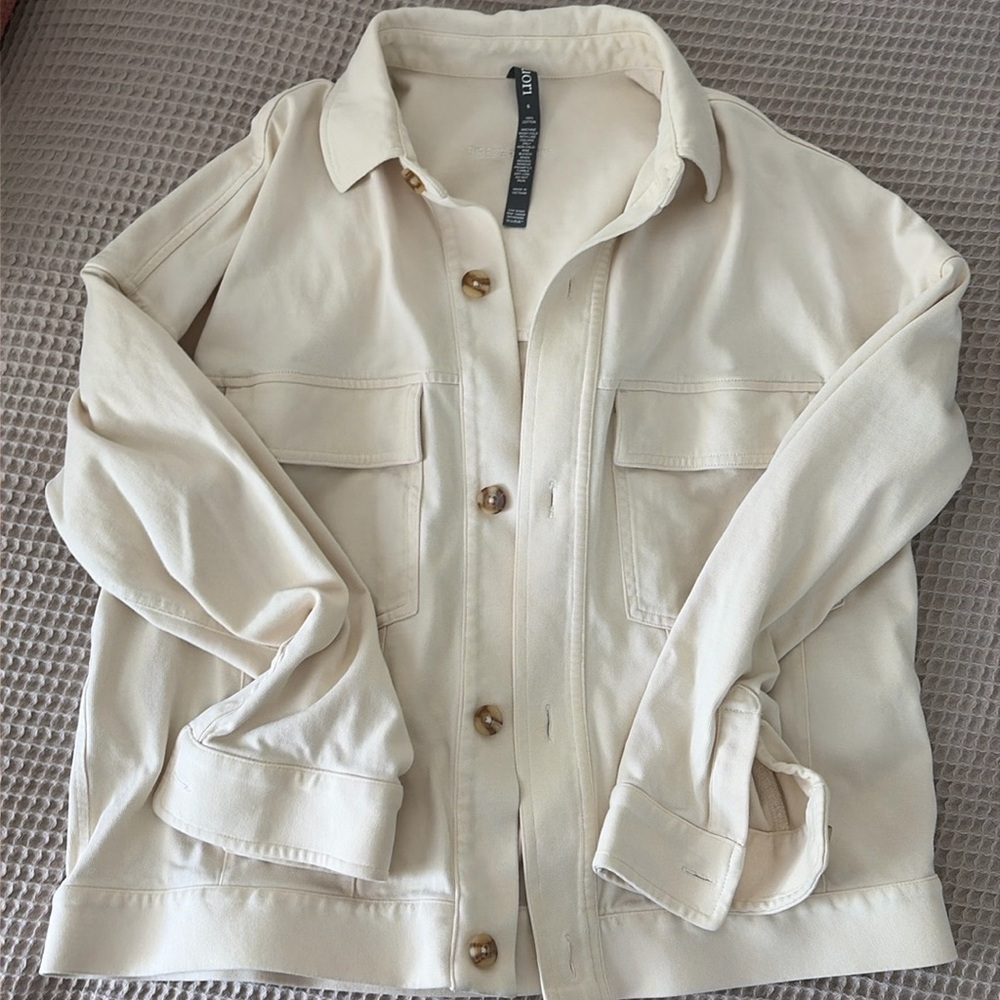 Vuori natural colored “Mackenzie jacket”- size small